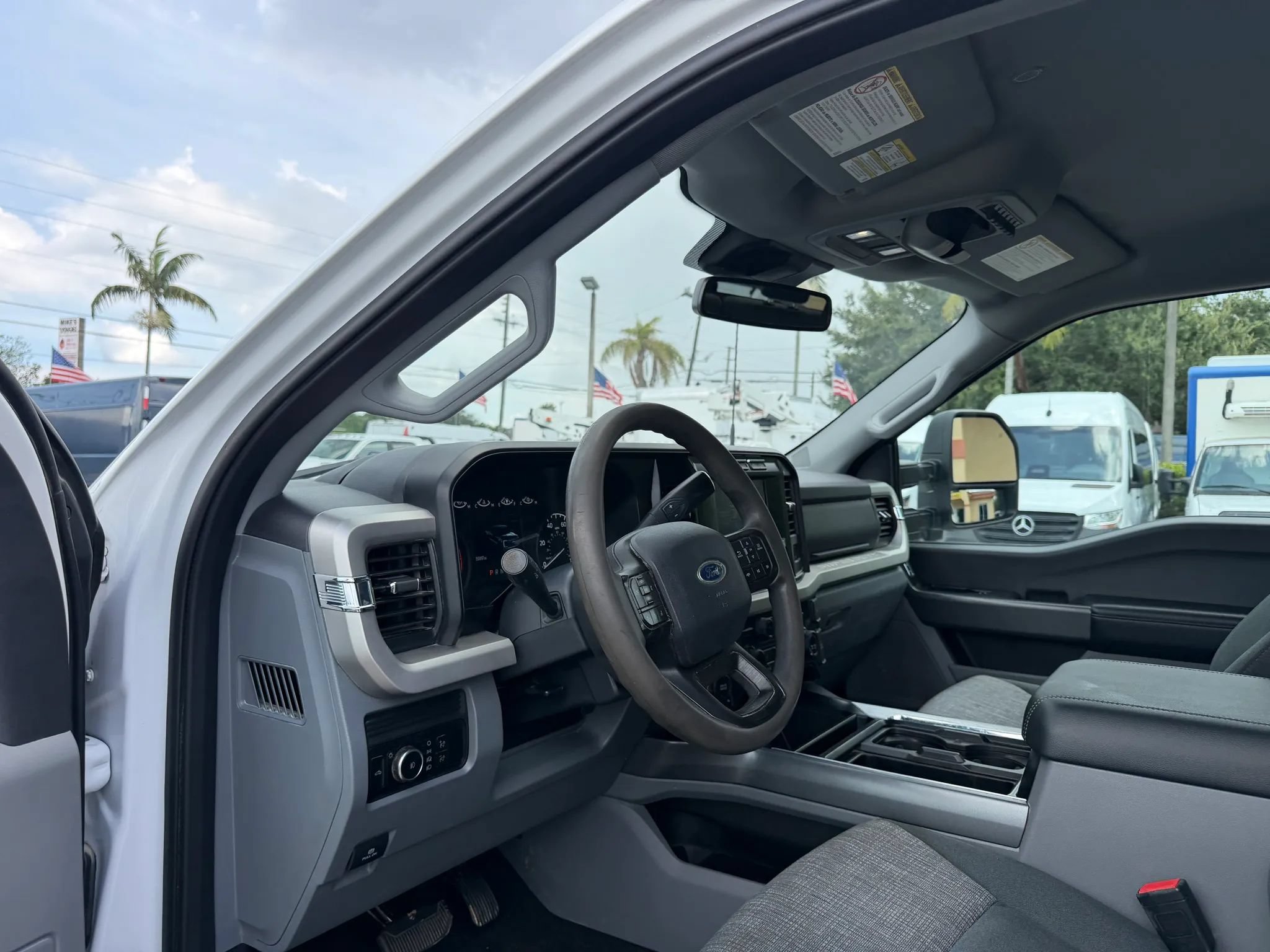 Used 2023 Ford F250 XLT w/ FX4 Off-Road Package AWD/4WD image 11