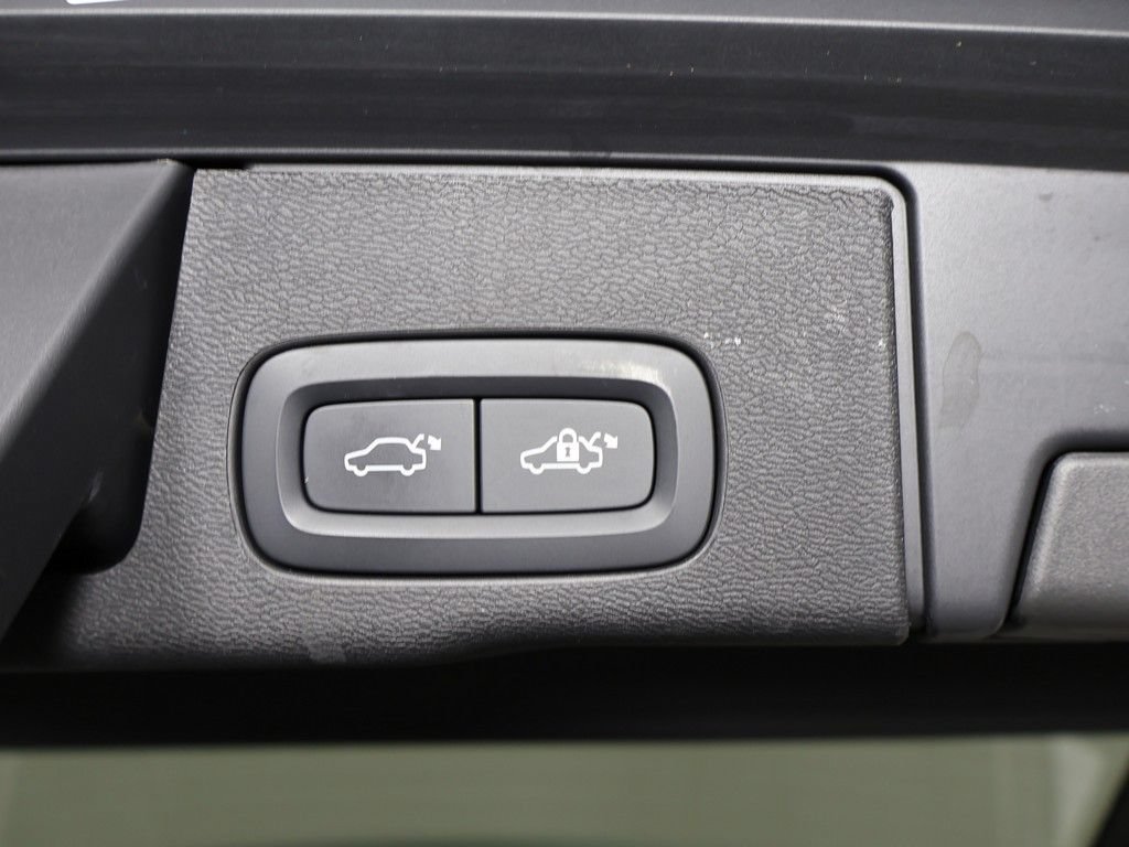 Used 2023 Volvo XC60 B5 Plus w/ Climate Package AWD/4WD image 22