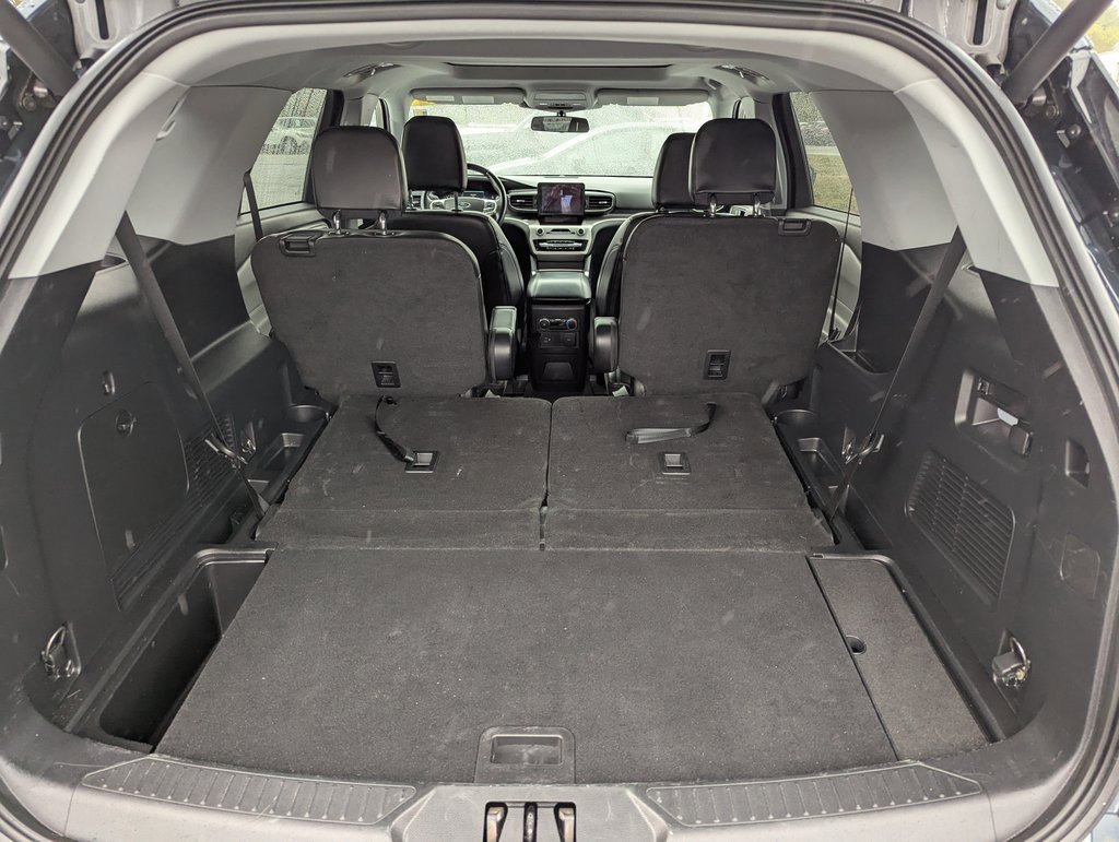 Used 2022 Ford Explorer XLT w/ Equipment Group 202A image 13