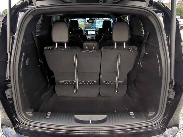New 2026 Chrysler Pacifica Select FWD image 31