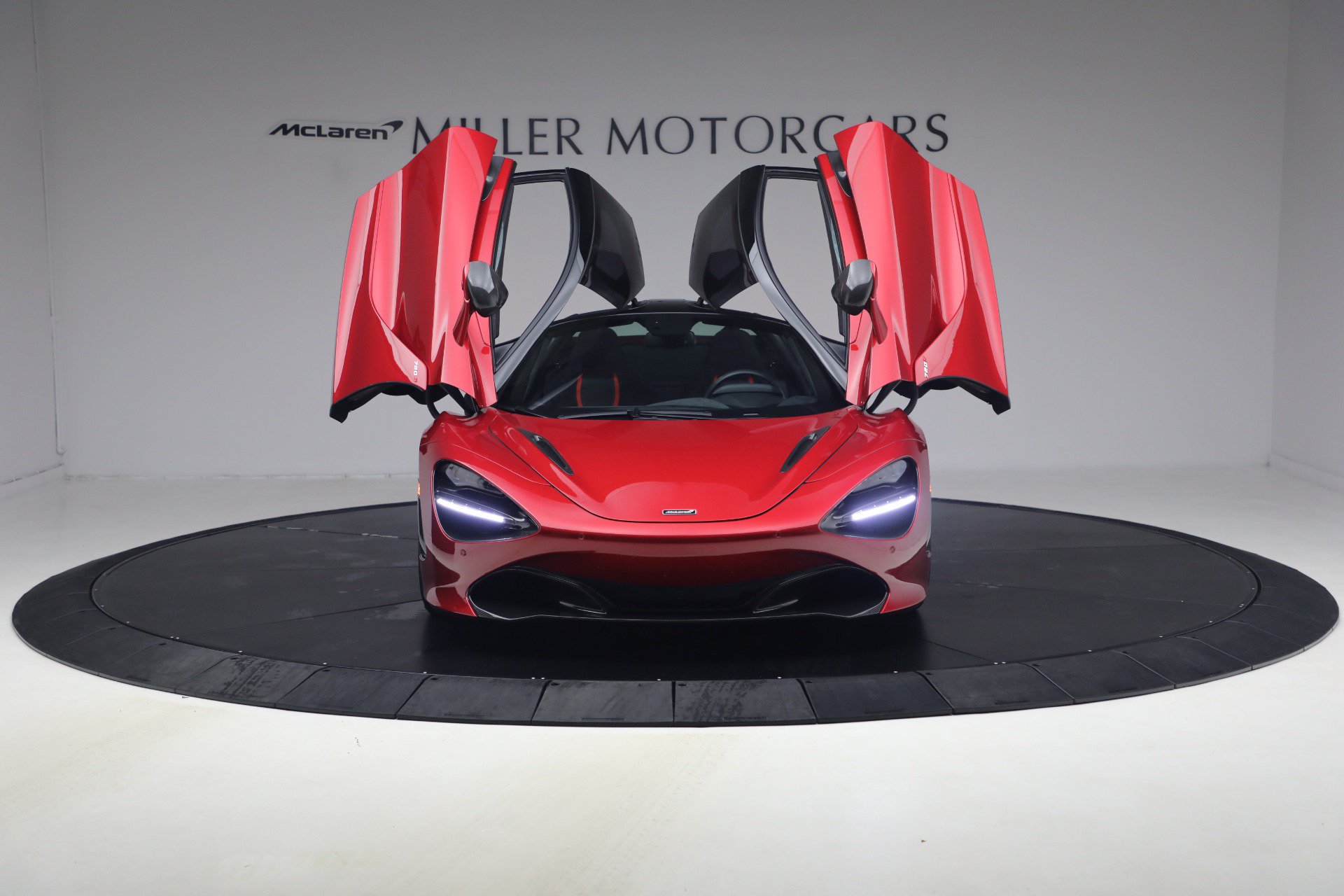Used 2019 McLaren 720S Performance RWD image 12