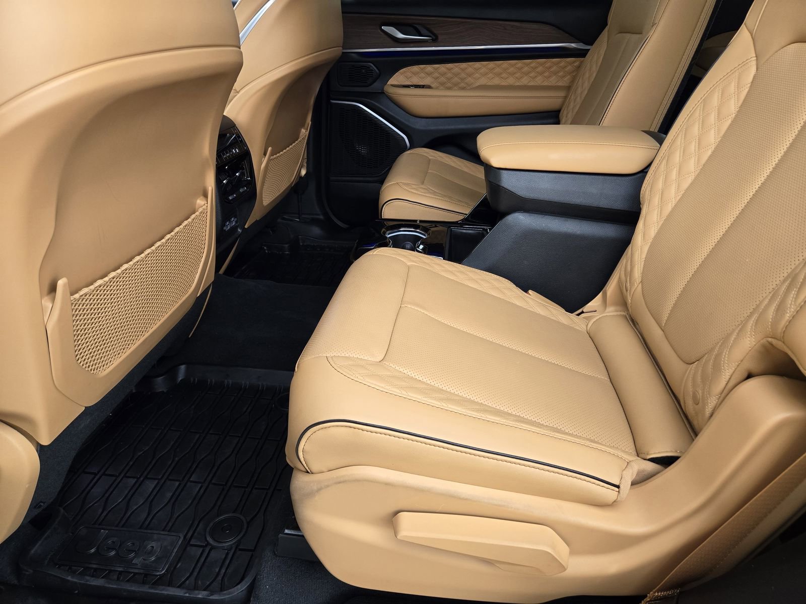 Used 2024 Jeep Grand Cherokee L Summit w/ High Altitude Package image 33