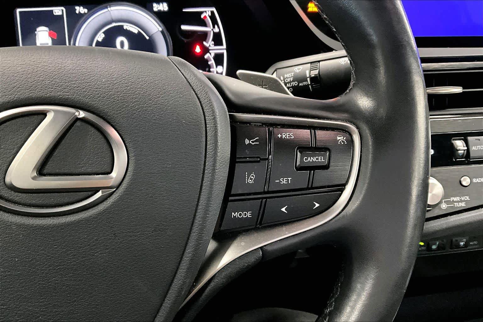 Used 2025 Lexus ES 300h w/ Premium Package FWD image 25