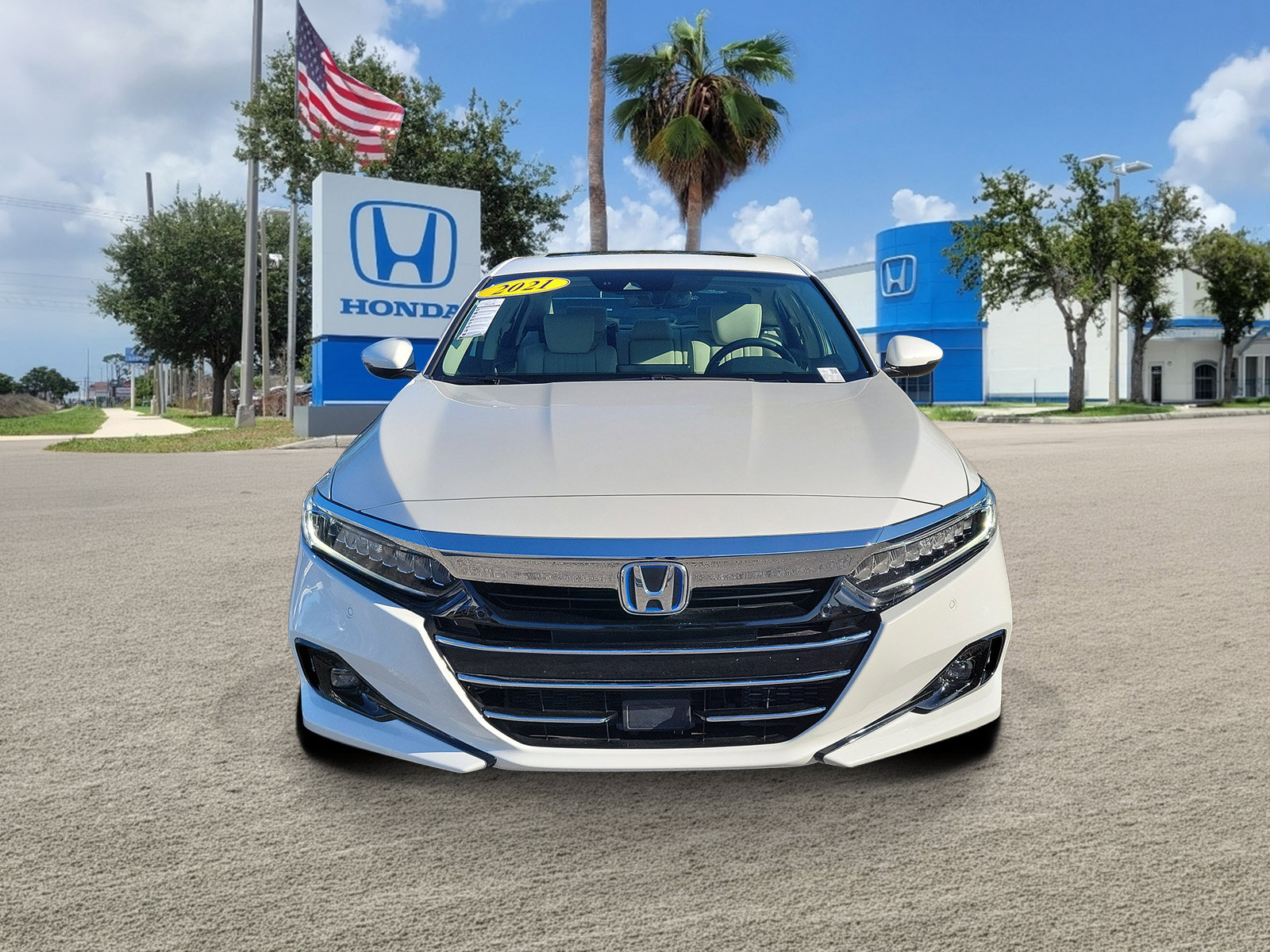 Used 2021 Honda Accord Touring image 2