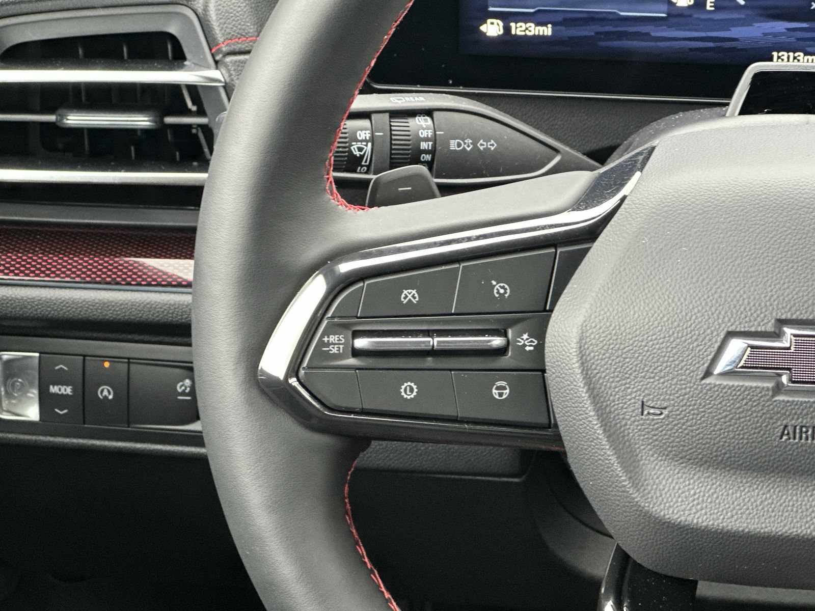 Used 2026 Chevrolet Traverse RS w/ LPO, Floor Liner Package FWD image 20