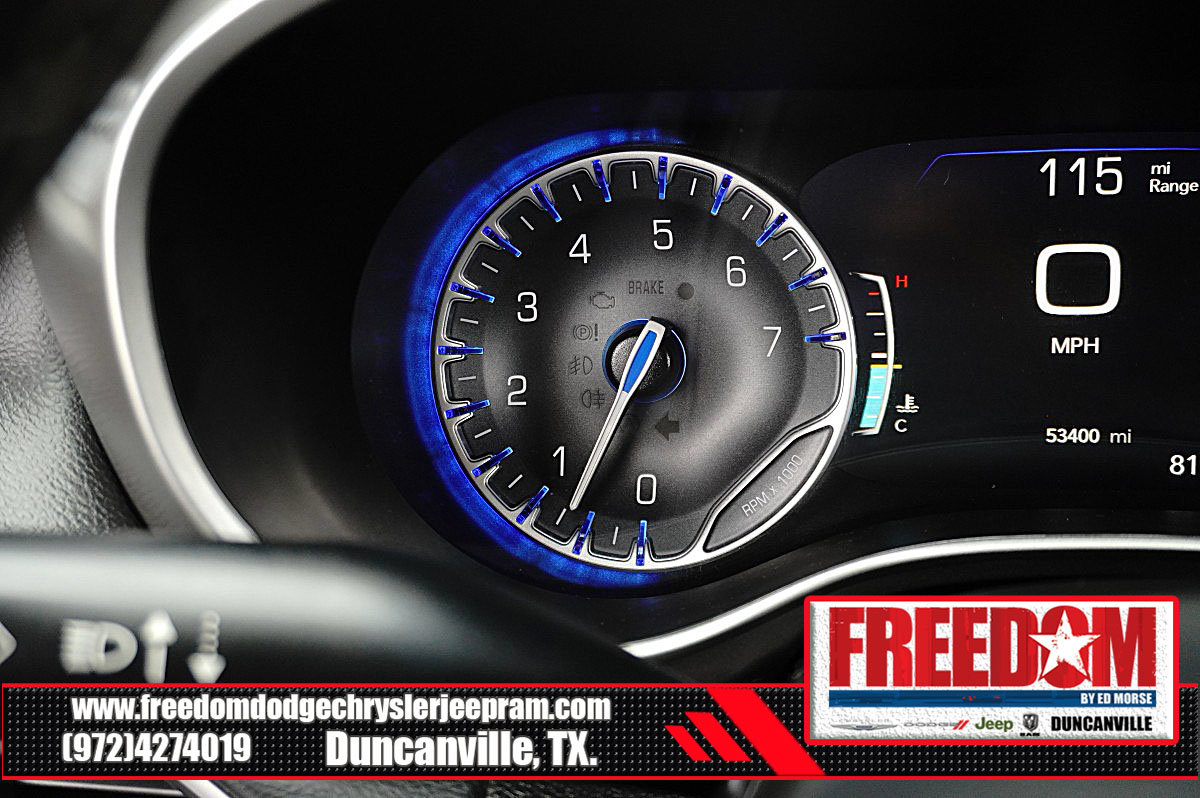 Used 2024 Chrysler Pacifica Touring-L FWD image 30