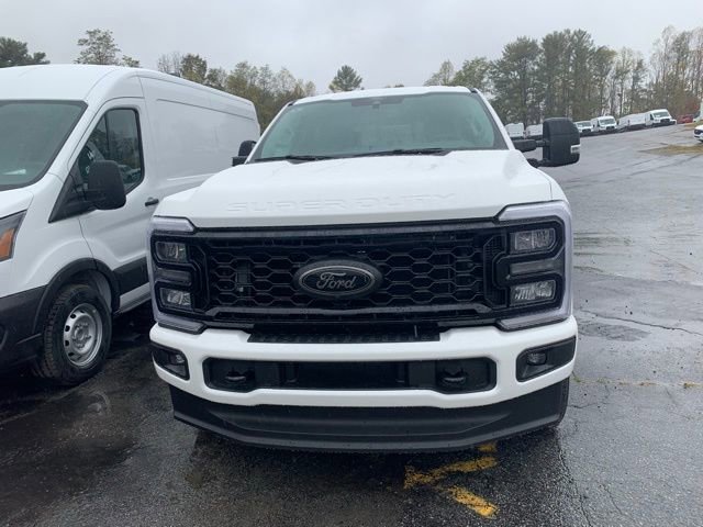 New 2026 Ford F350 Lariat w/ Black Appearance Package image 9