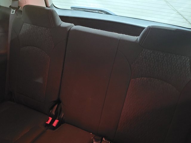 Used 2015 GMC Acadia SLE image 48