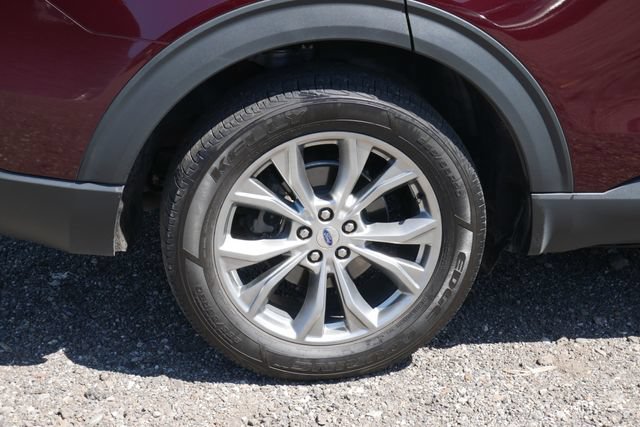 Used 2022 Ford Explorer XLT w/ Equipment Group 202A AWD/4WD image 14