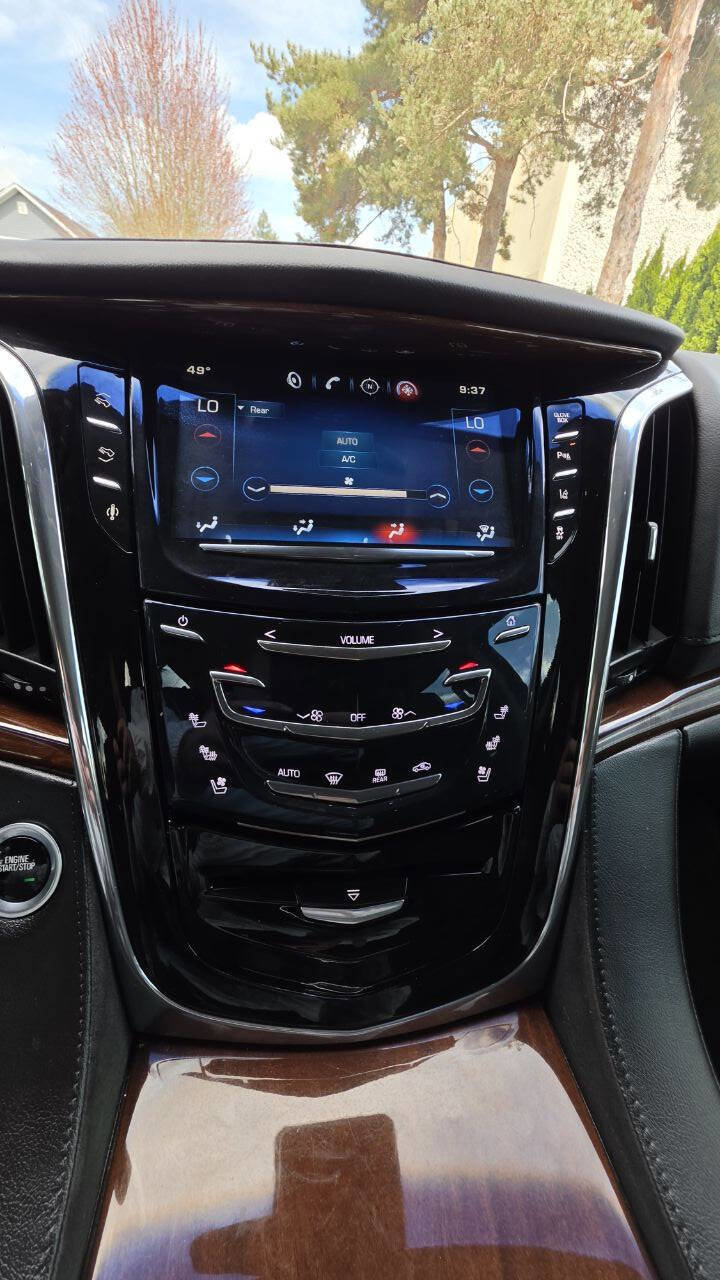 Used 2015 Cadillac Escalade ESV Luxury AWD/4WD image 18