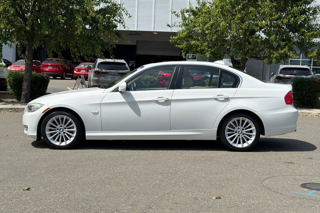 Used 2011 BMW 335i Sedan RWD image 7
