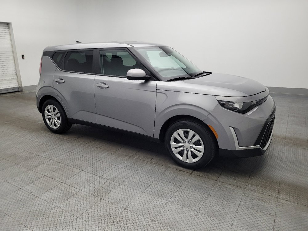 Used 2025 Kia Soul LX image 11