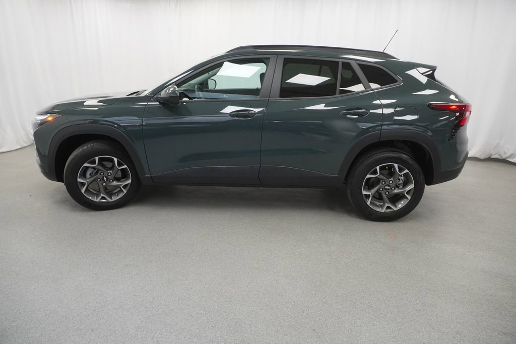 Used 2025 Chevrolet Trax LT w/ LT Convenience Package FWD image 15