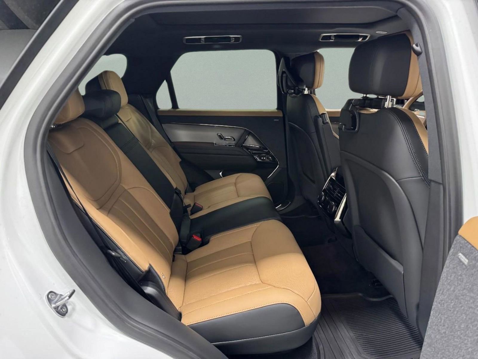 New 2026 Land Rover Range Rover Sport Dynamic SE image 10