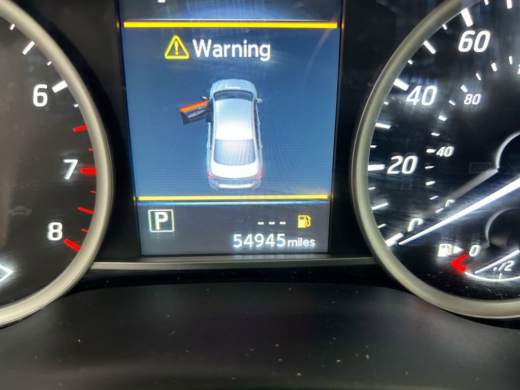 Used 2019 Nissan Sentra SR image 13