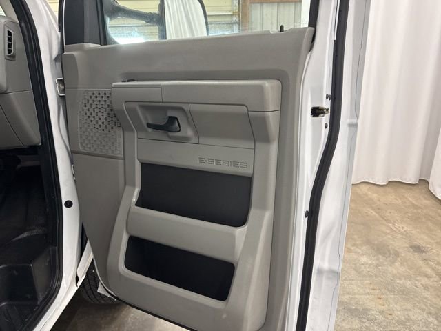 Used 2019 Ford E-350 and Econoline 350 Super Duty w/ Power Windows & Locks Group image 25