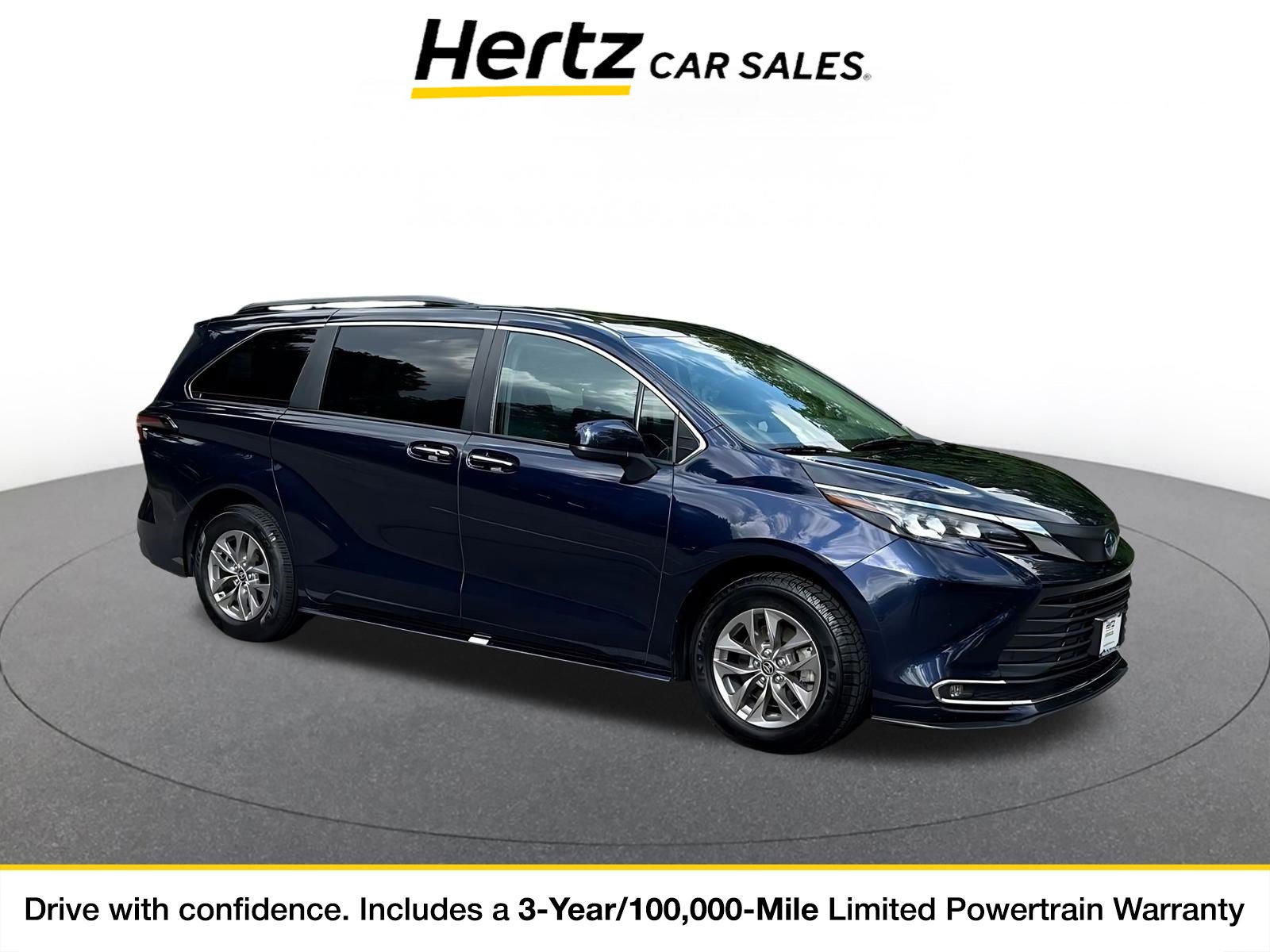 Used 2024 Toyota Sienna XLE FWD image 1