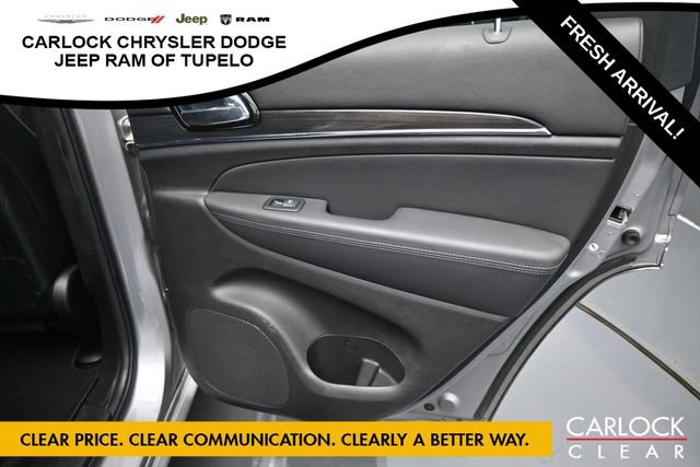 Used 2020 Jeep Grand Cherokee Overland RWD image 32