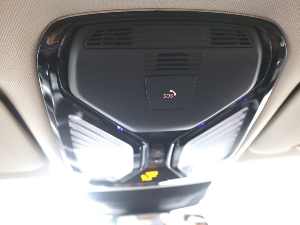 Used 2024 BMW X7 xDrive40i w/ Climate Comfort Package image 15