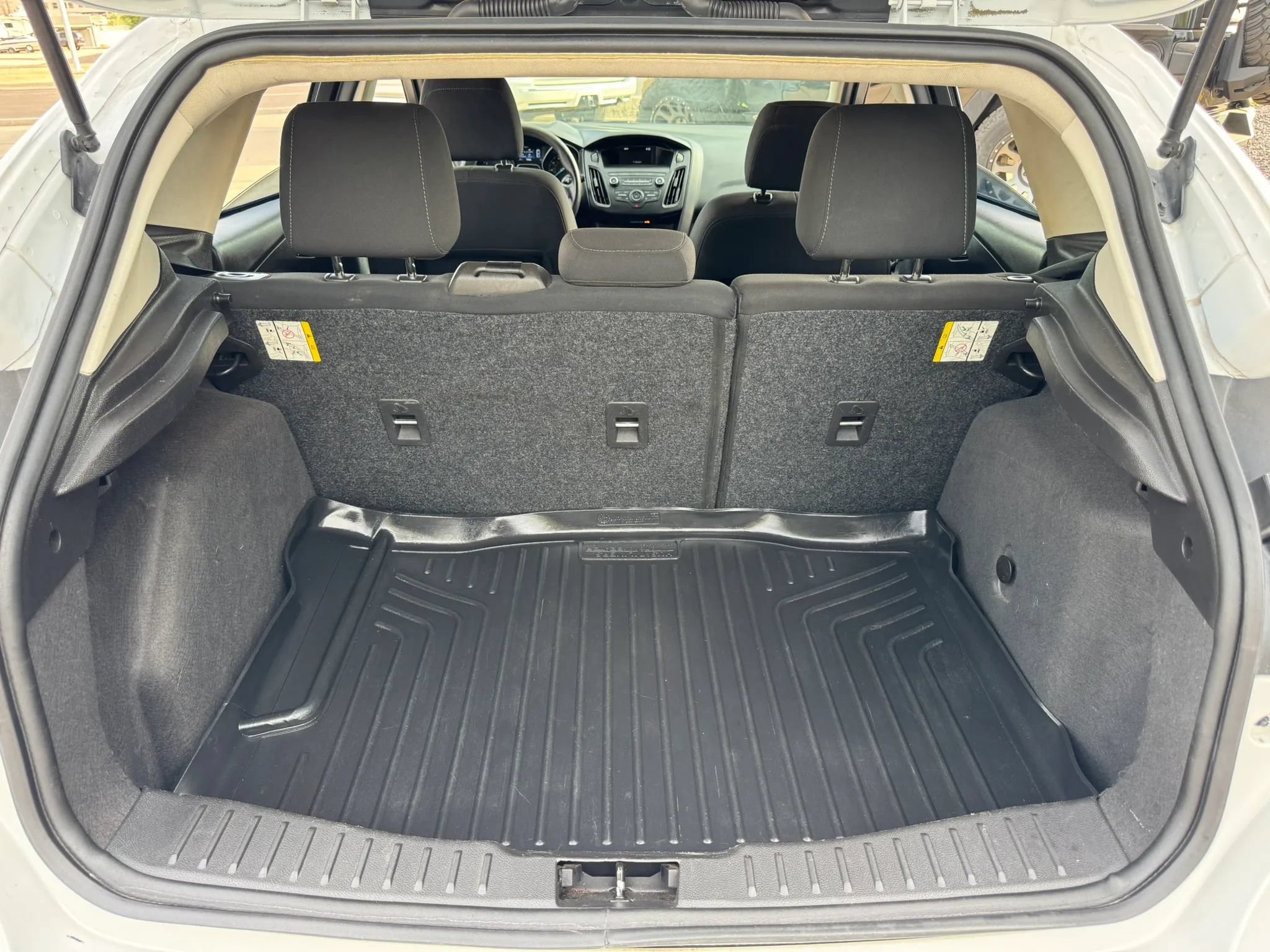Used 2018 Ford Focus SE FWD image 36