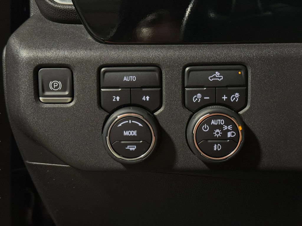 Used 2023 Chevrolet Silverado 1500 RST w/ Redline Edition AWD/4WD image 19