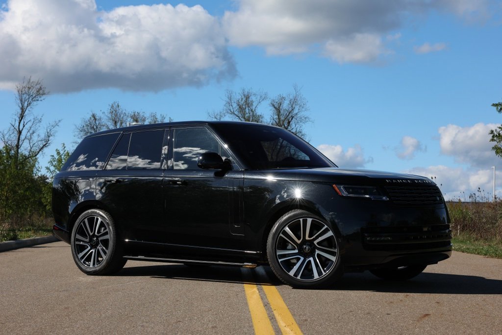 Used 2023 Land Rover Range Rover SE image 9