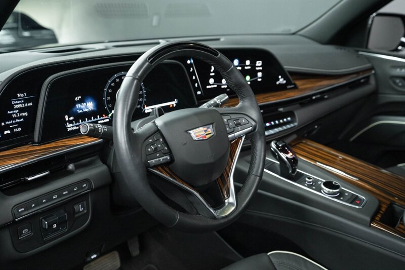 Used 2023 Cadillac Escalade Premium Luxury w/ Performance Package AWD/4WD image 25