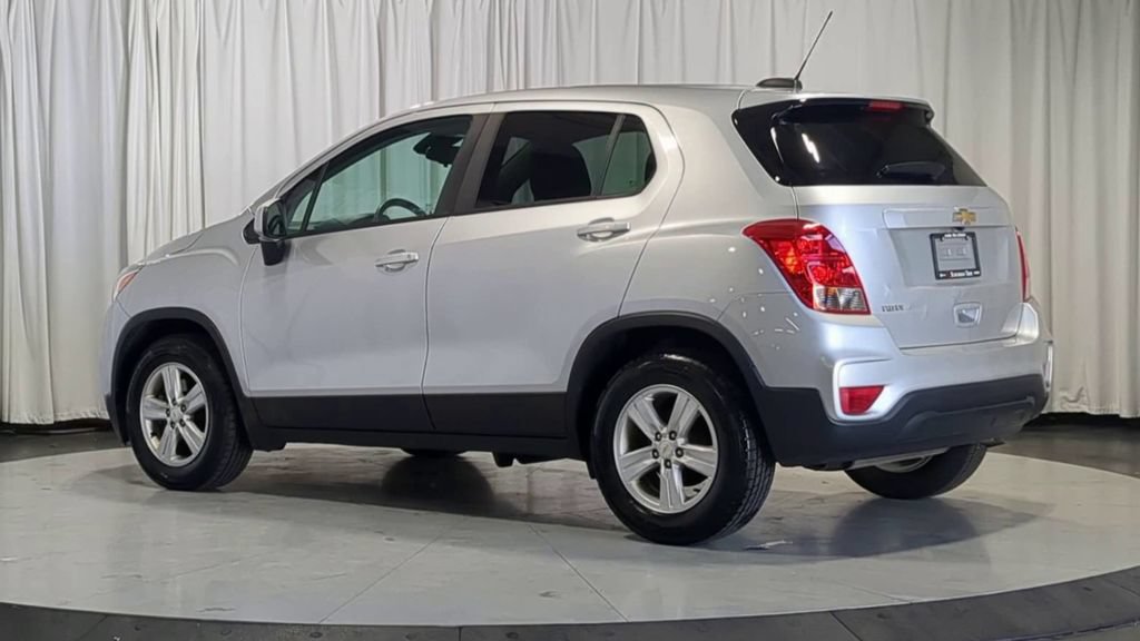 Used 2020 Chevrolet Trax LS w/ Tint and Cruise Package FWD image 8