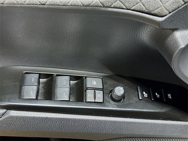 Used 2025 Toyota Camry XLE image 11