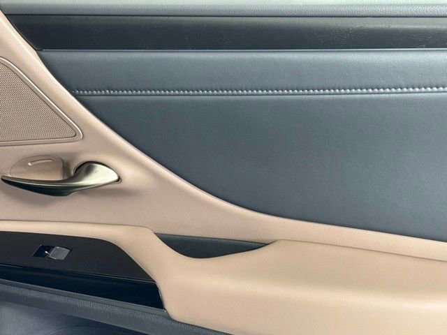 New 2025 Lexus ES 300h w/ Premium Package image 23