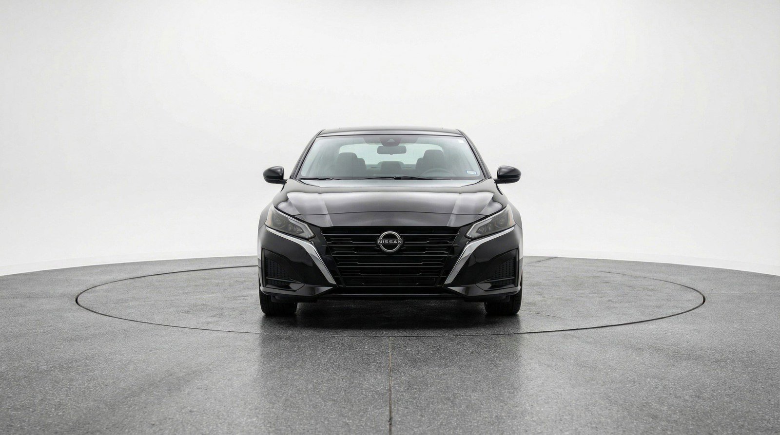 Used 2025 Nissan Altima 2.5 SV image 2