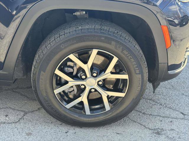 Certified 2023 Jeep Grand Cherokee L Limited AWD/4WD image 4