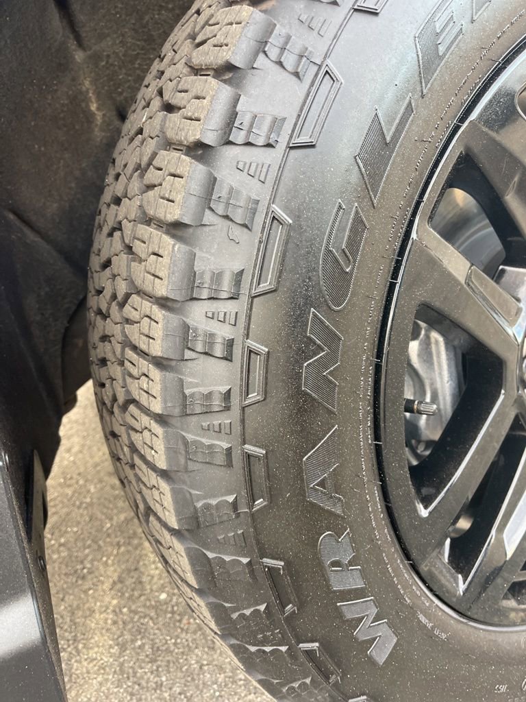 Used 2024 Chevrolet Silverado 1500 Custom w/ Dark Appearance Package image 30