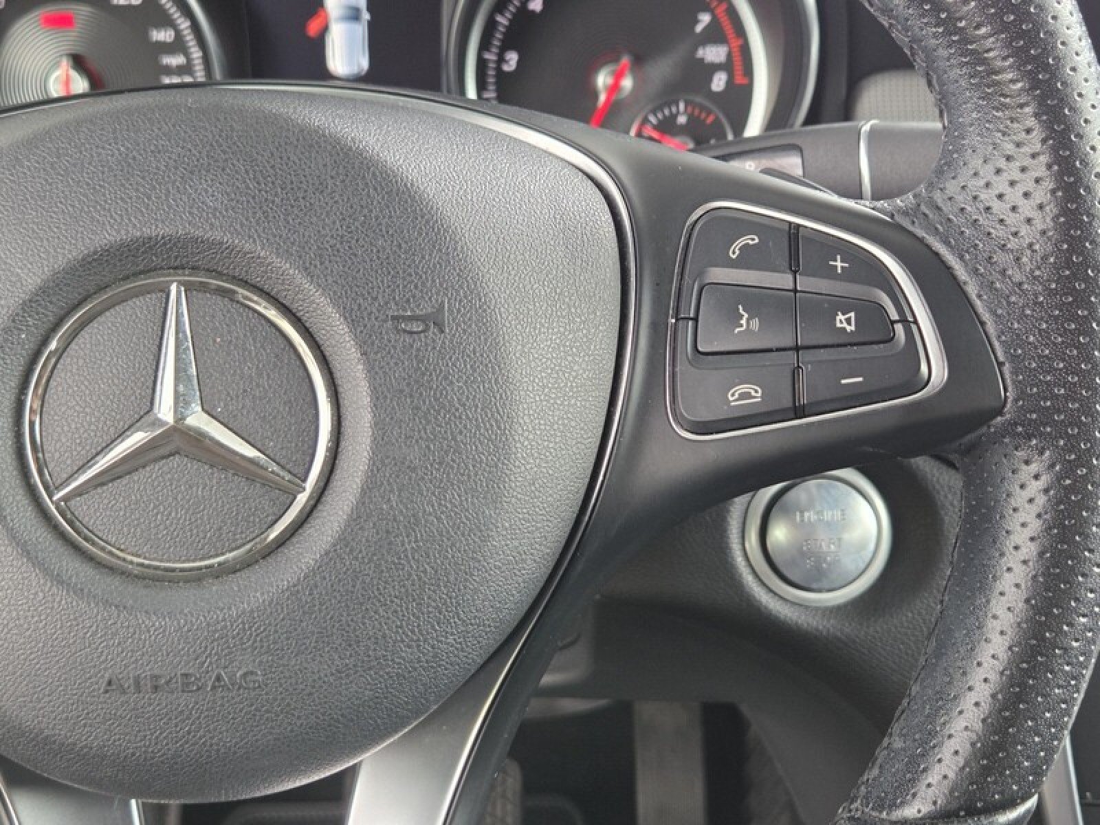 Used 2020 Mercedes-Benz GLA 250 4MATIC image 26
