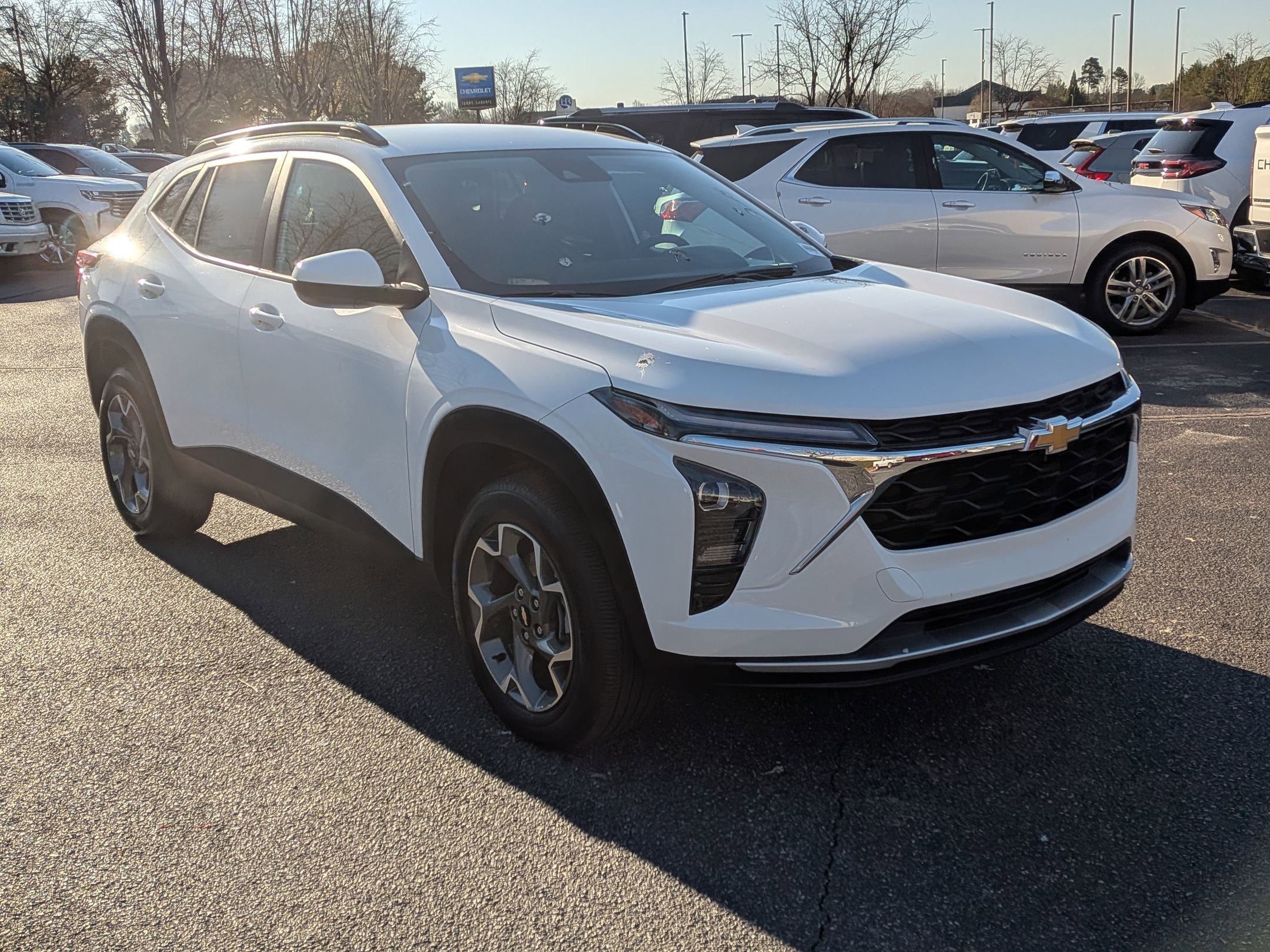 Certified 2025 Chevrolet Trax LT w/ LT Convenience Package image 2