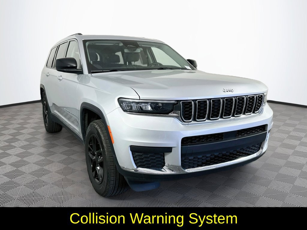 Used 2023 Jeep Grand Cherokee L Laredo w/ Luxury Tech Group I AWD/4WD image 3