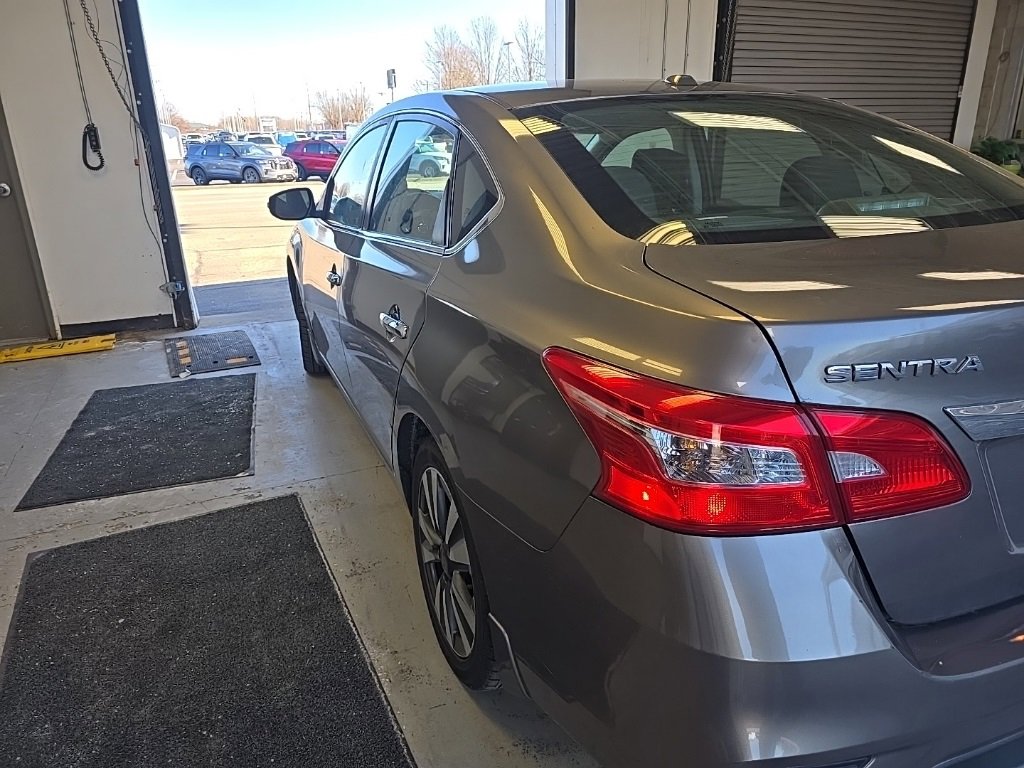 Used 2017 Nissan Sentra SL w/ SL Premium Technology Package image 3