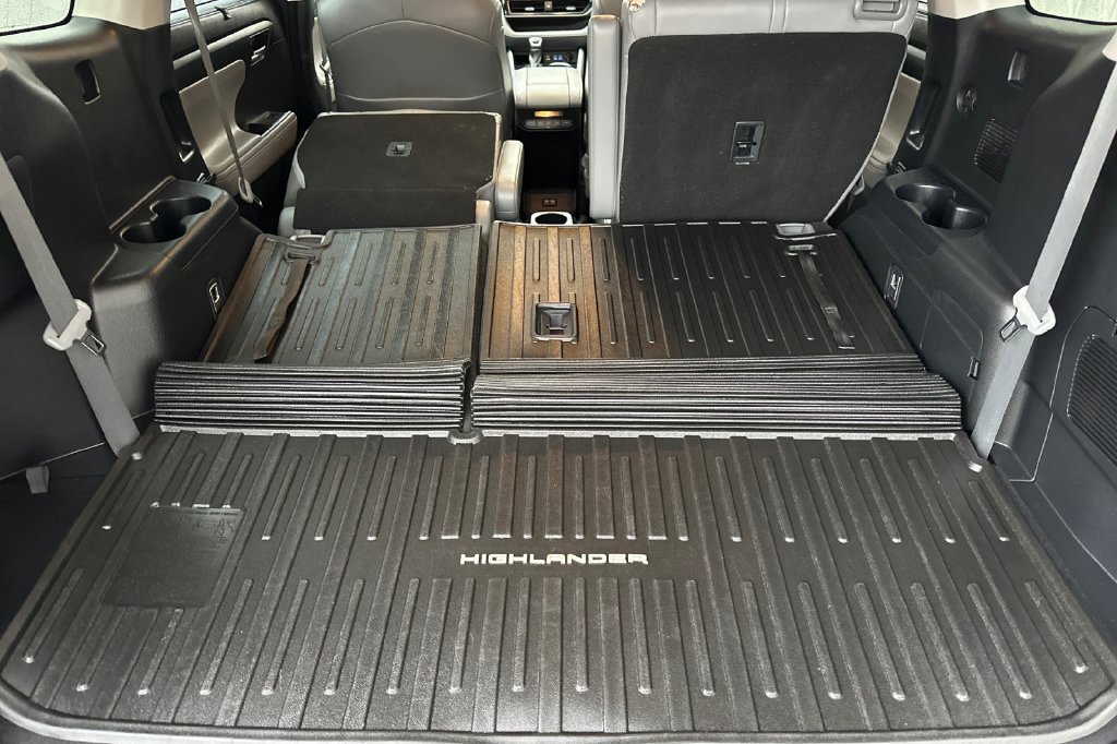 Used 2022 Toyota Highlander XLE AWD/4WD image 20