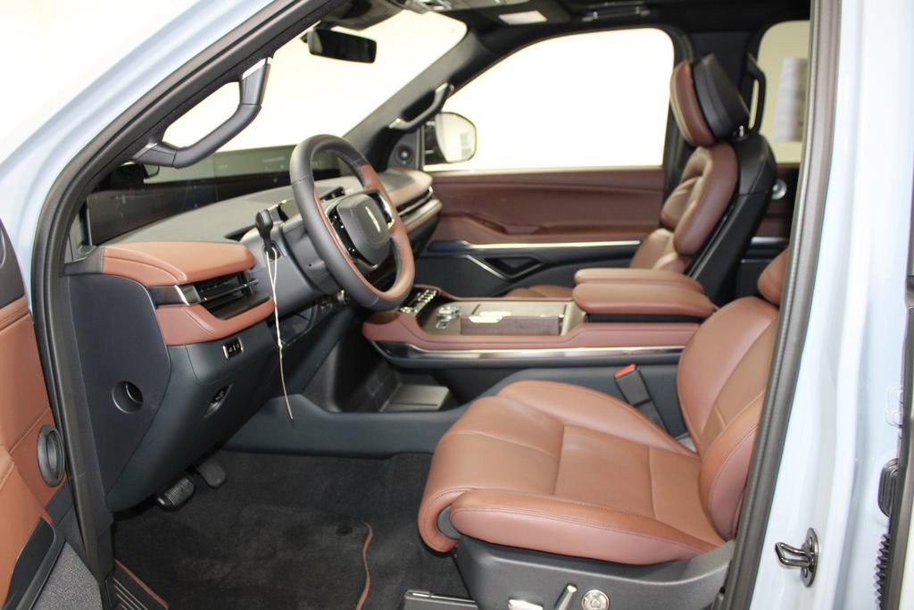 New 2025 Lincoln Navigator Reserve image 25