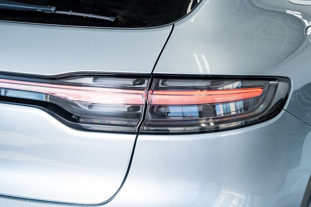 Used 2023 Porsche Macan S image 28