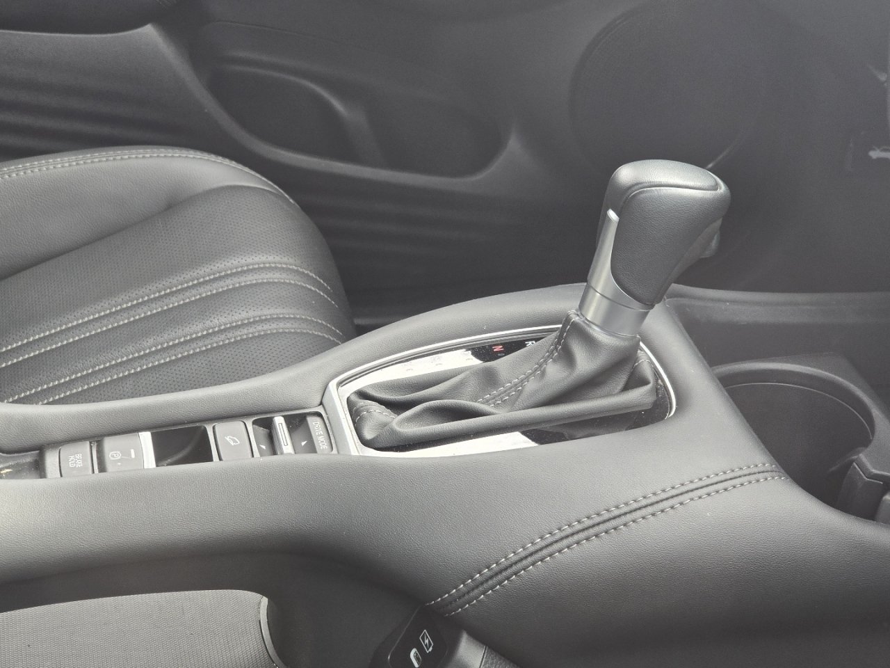 Used 2025 Honda HR-V EX-L image 15