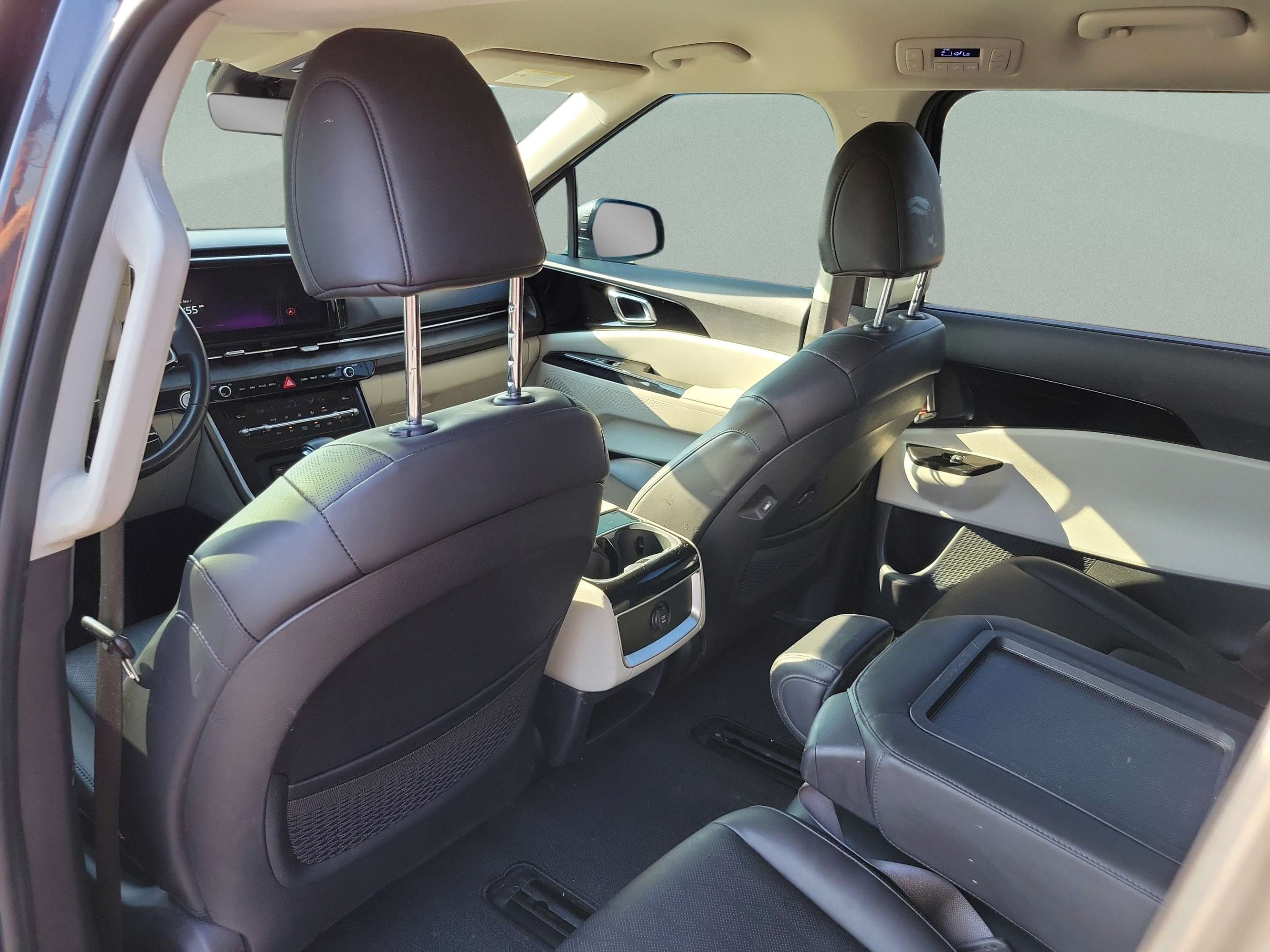 Used 2023 Kia Carnival EX FWD image 10