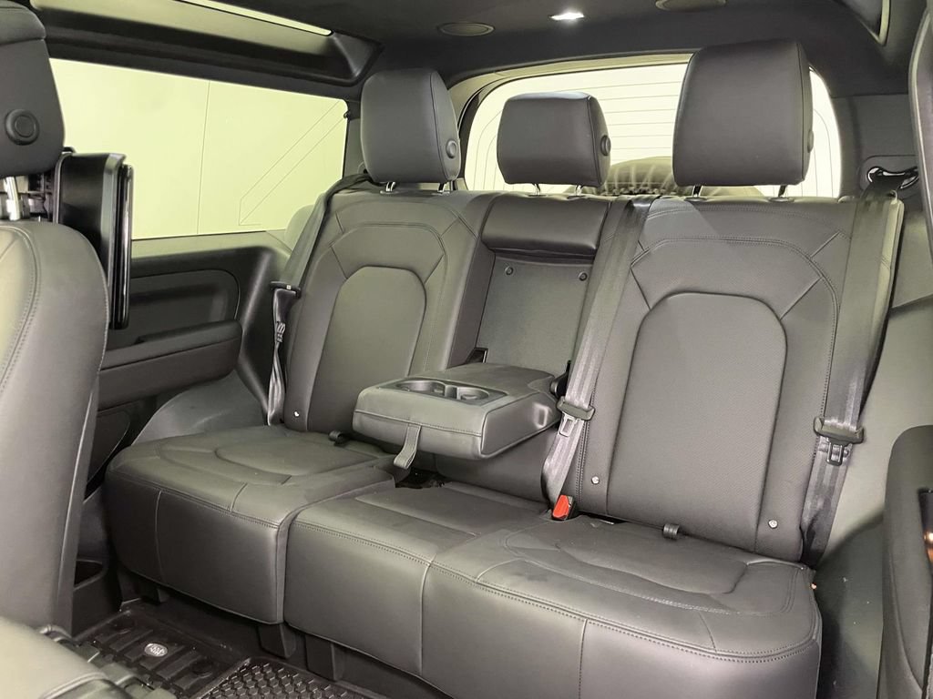 Used 2025 Land Rover Defender 90 X-Dynamic SE AWD/4WD image 19