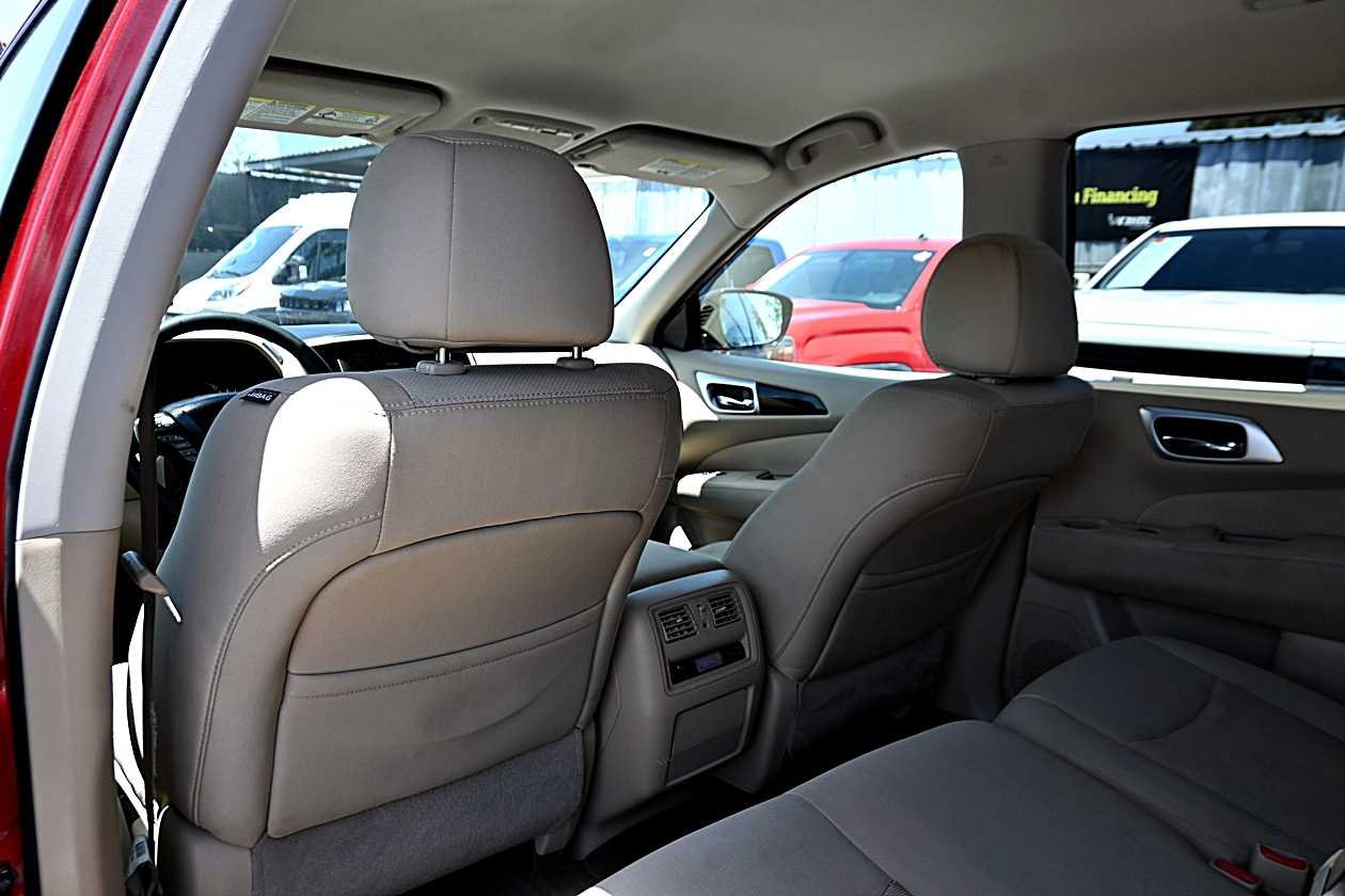 Used 2017 Nissan Pathfinder S FWD image 12