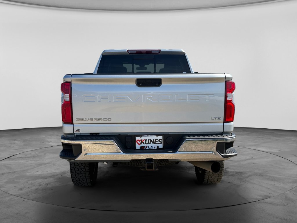 Used 2022 Chevrolet Silverado 2500 LTZ w/ LTZ Convenience Package AWD/4WD image 9