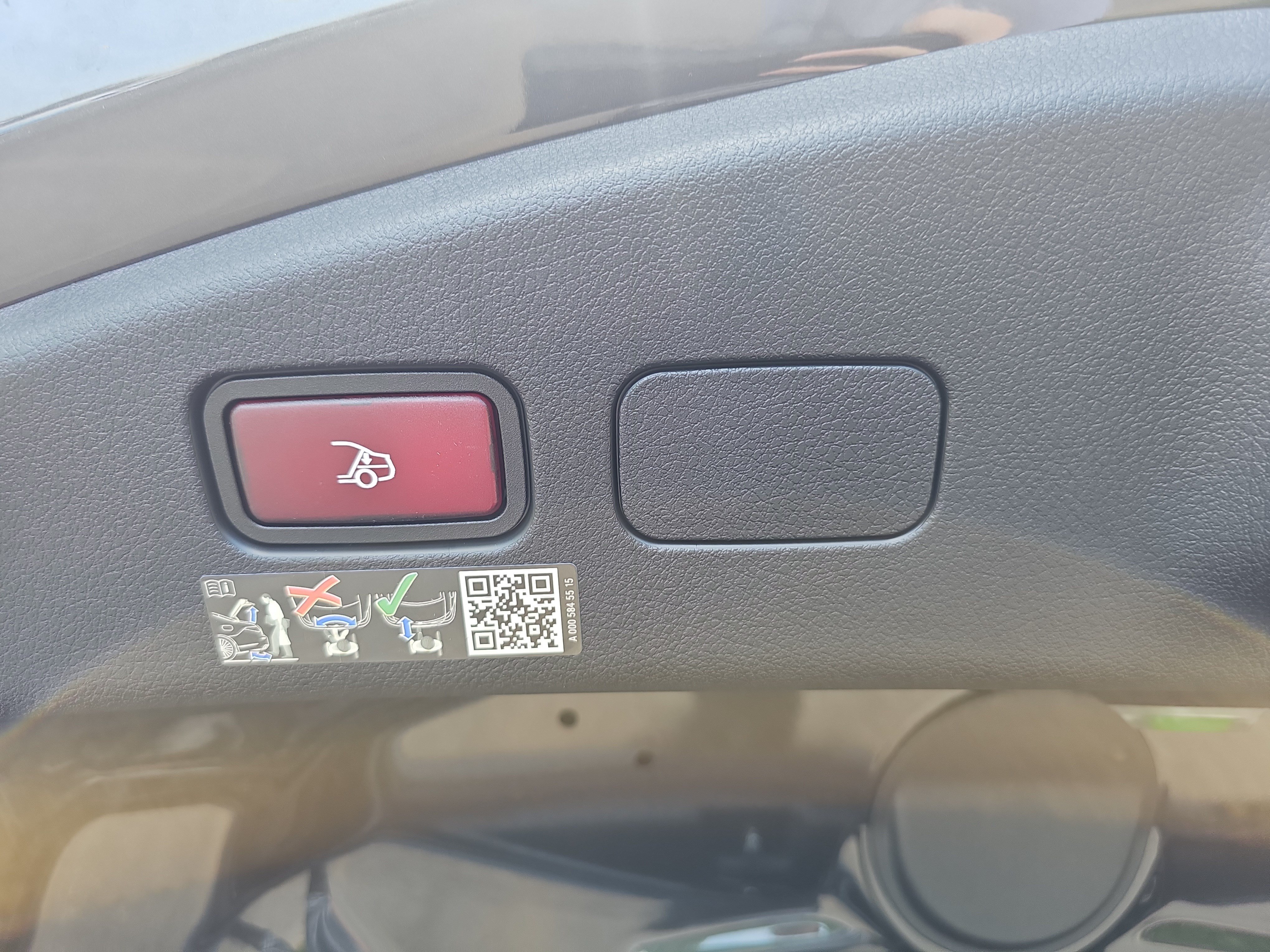 New 2026 Mercedes-Benz CLE 450 4MATIC Cabriolet image 13
