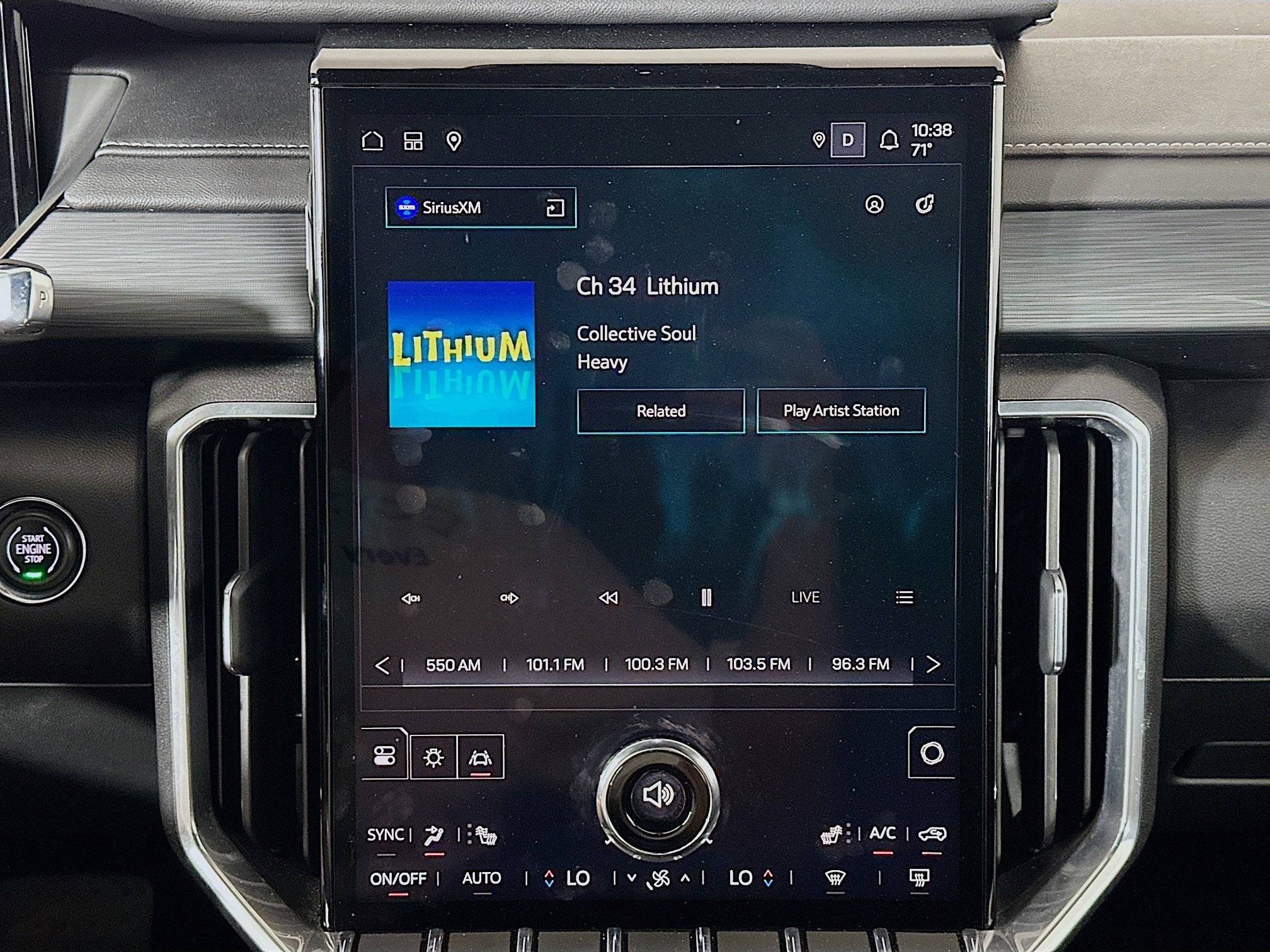 Used 2025 GMC Acadia Elevation image 21