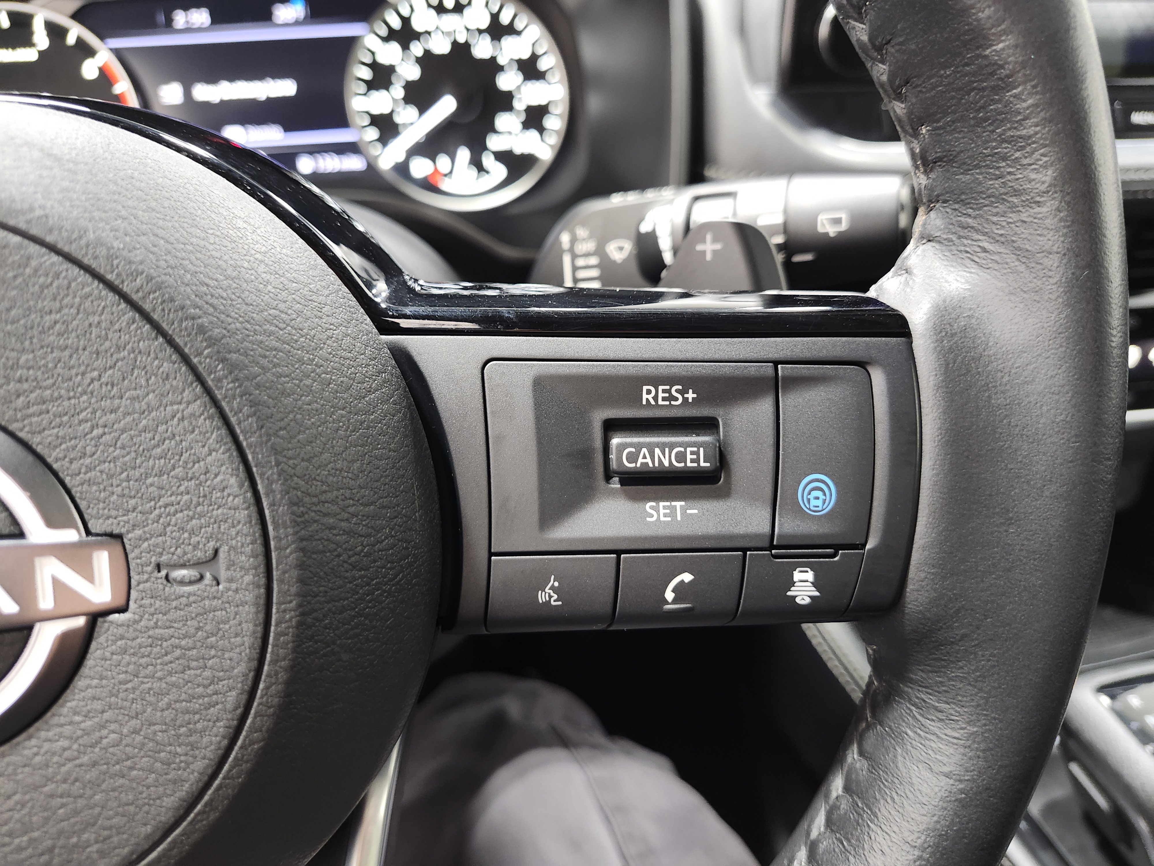 Used 2023 Nissan Rogue SL w/ SL Premium Package image 40