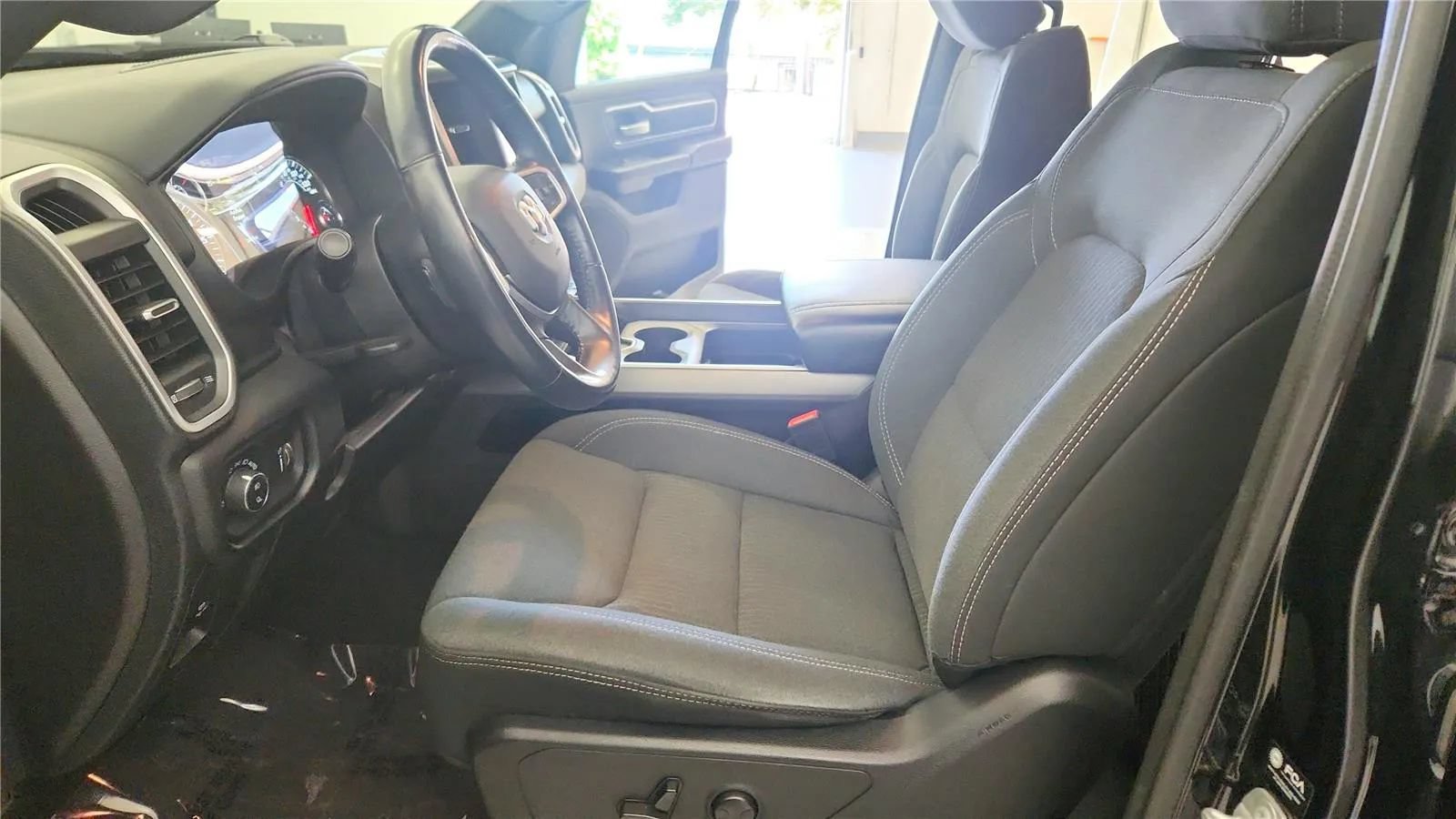 Used 2023 RAM 1500 Big Horn AWD/4WD image 24