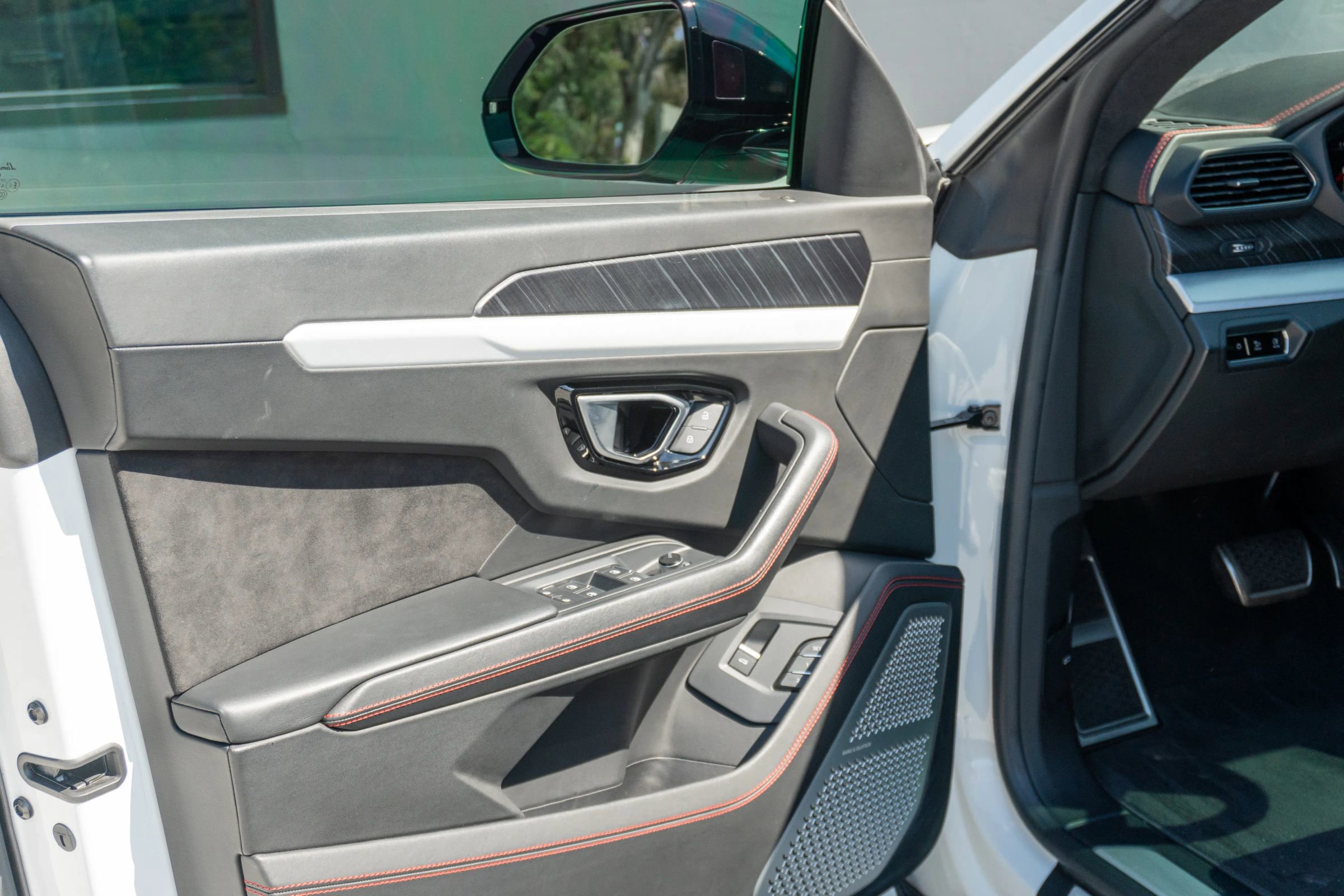 Used 2021 Lamborghini Urus image 73